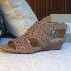 Me too unbuckle wedge sandal